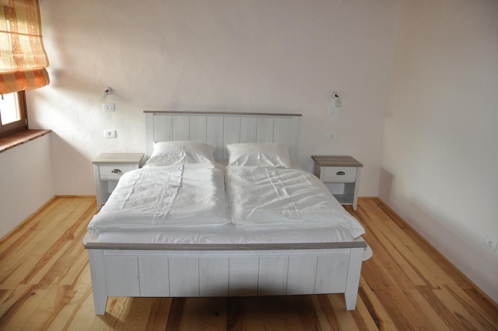 Pri Bregarju Guest House Podsabotin Room photo