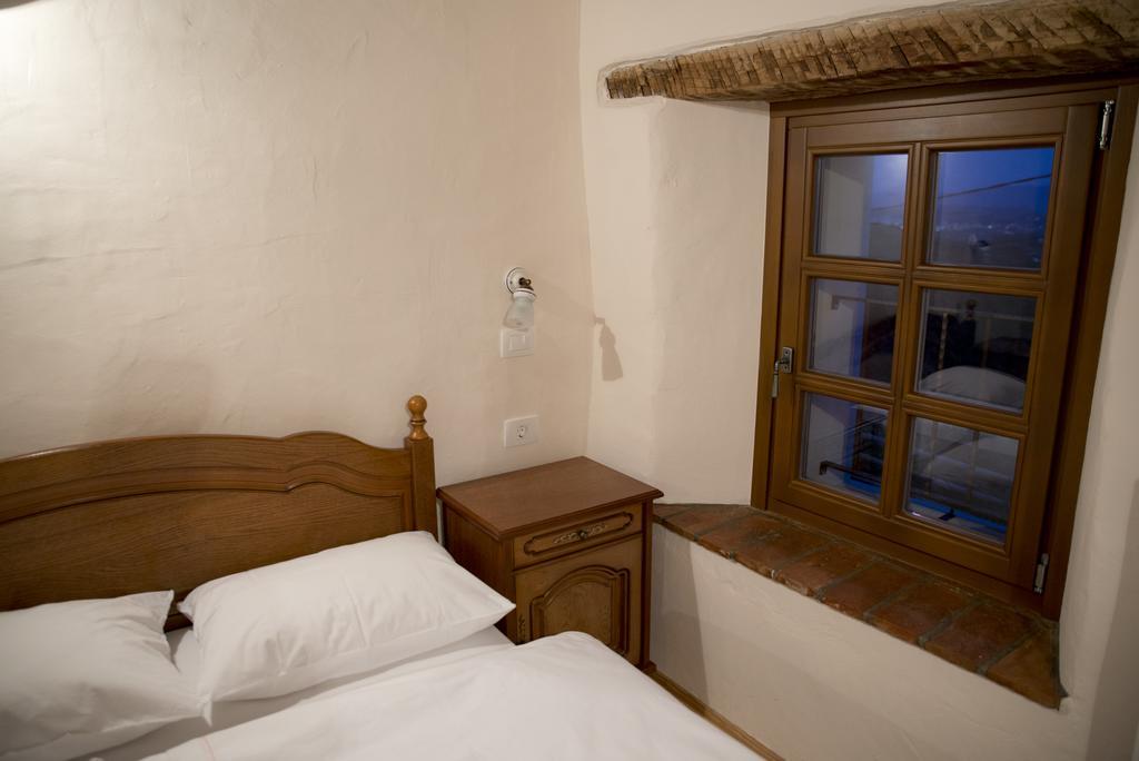 Pri Bregarju Guest House Podsabotin Exterior photo